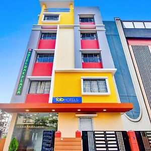 Fabhotel Dak Plaza - Nr Axis Mall